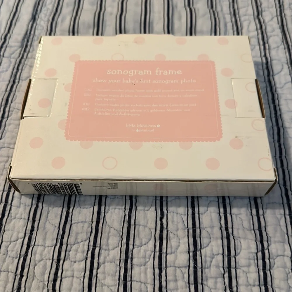 New in box Little Blossoms by Pearhead's sonogram frame